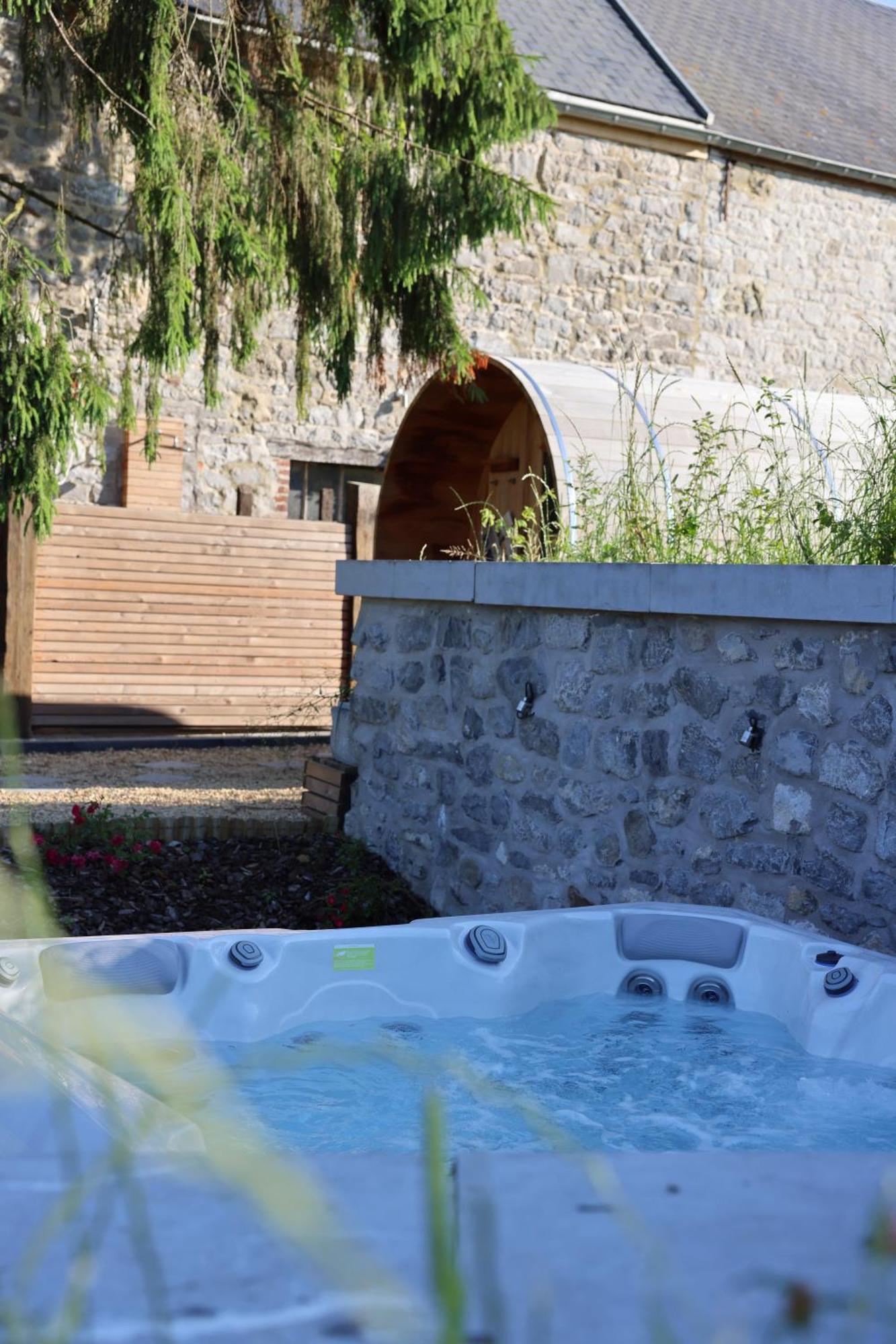 La Ferme De Basseilles Guest House Mozet Екстериор снимка